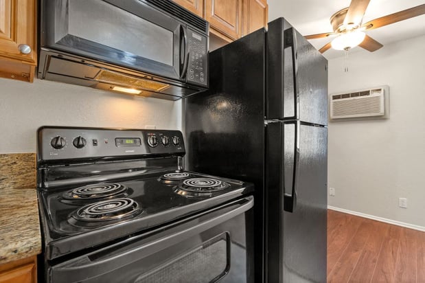 Images Topanga Canyon Apartments