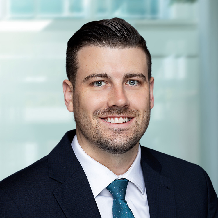 Headshot of Keegan Parsons, a wealth advisor at Chase