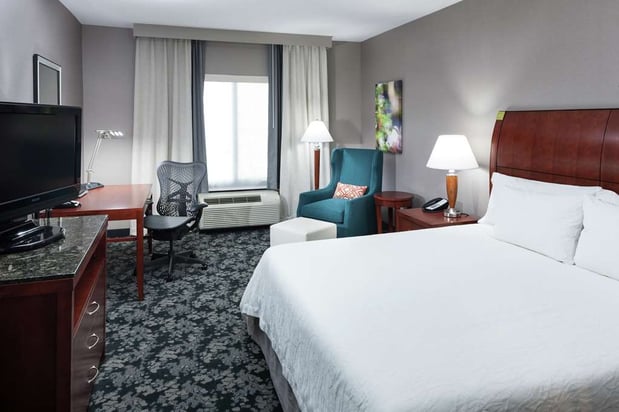 Images Hilton Garden Inn Lake Forest Mettawa