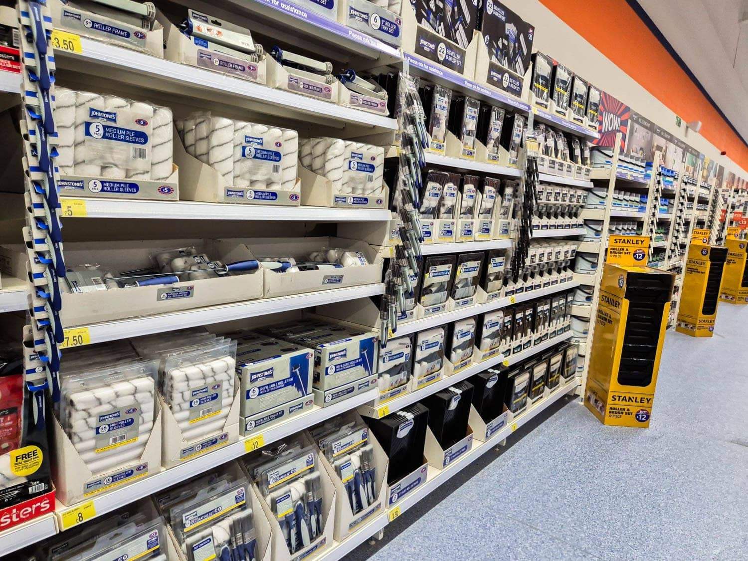 Images B&M Home Store with Garden Centre