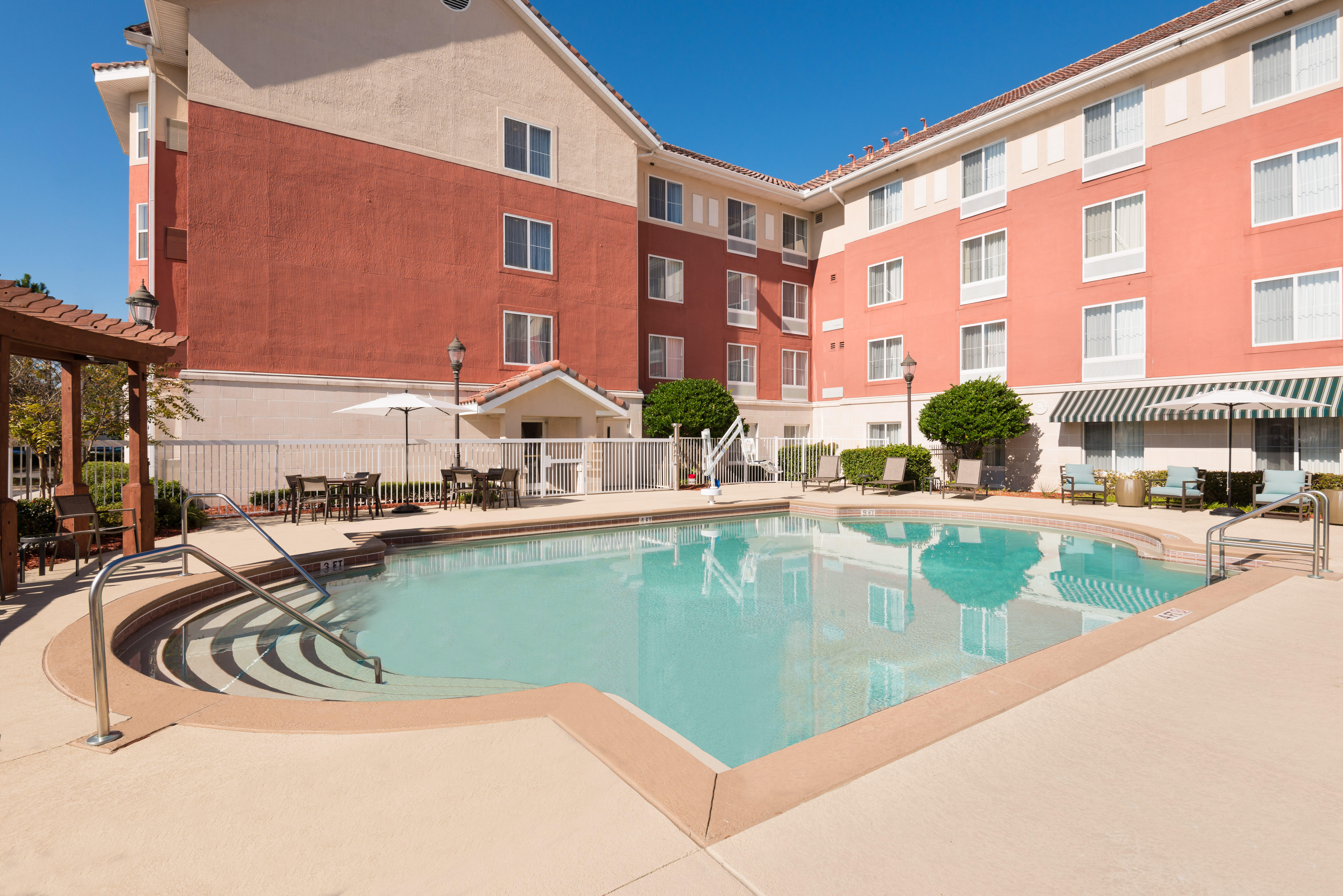 Homewood Suites by Hilton Jacksonville-South/St. Johns Ctr. Photo