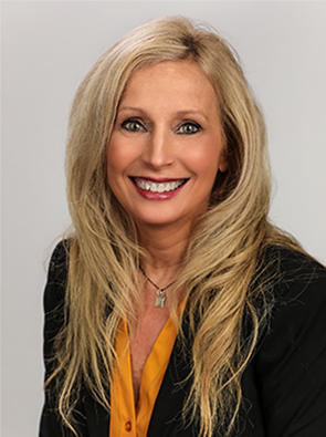 Pam Radloff headshot