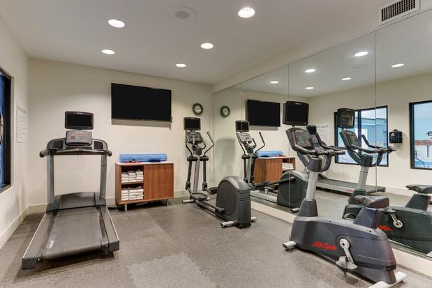 Images Holiday Inn Express & Suites Dayton-Centerville by IHG