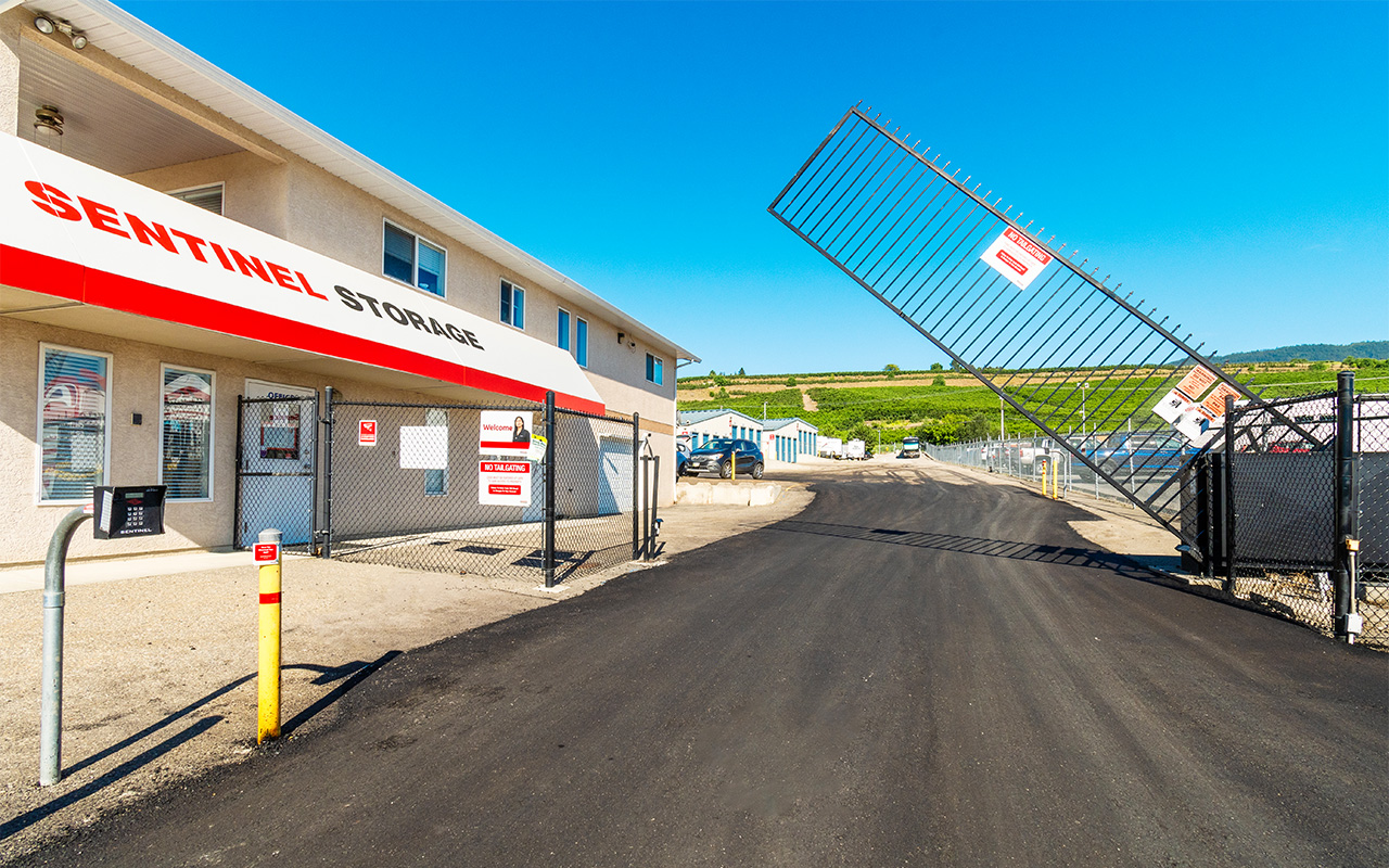 Images Sentinel Storage - Vernon