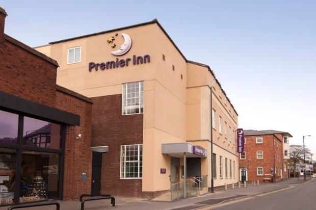 Premier Inn Sunbury Kempton Park - Hotels in Sunbury-On-Thames TW16 7AT ...