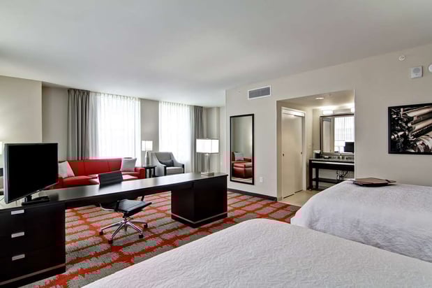 Images Hampton Inn & Suites Cincinnati-Downtown