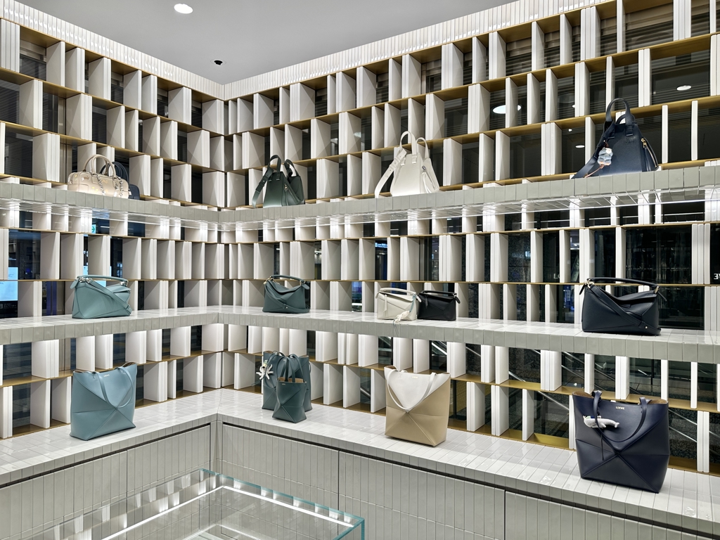 Images ロエベ 大丸梅田店