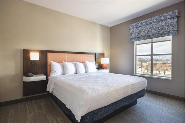 Images Hampton Inn & Suites Logan