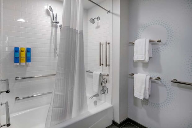 Images Tru by Hilton Omaha I-80 at 72nd Street