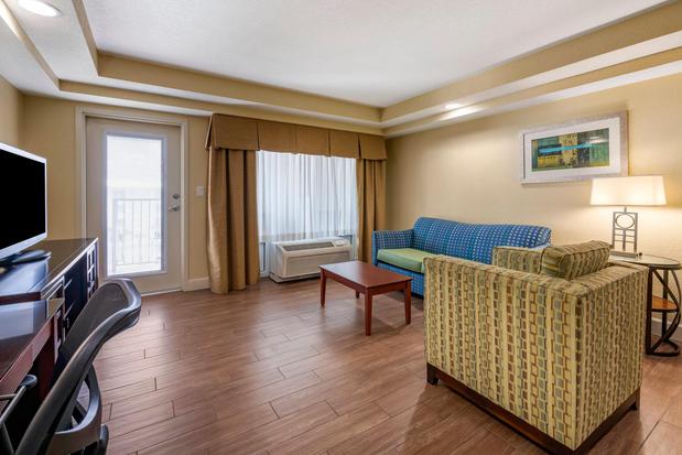 Images Holiday Inn Resort Orlando Lake Buena Vista by IHG