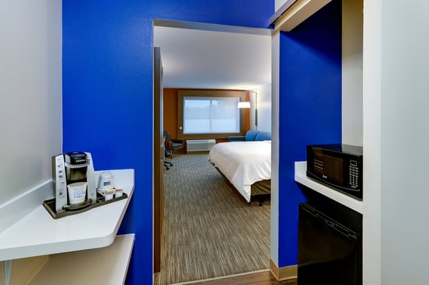 Images Holiday Inn Express & Suites Middletown - Goshen by IHG