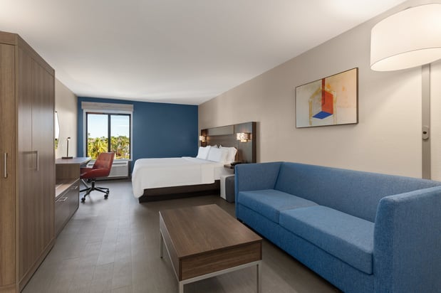 Images Holiday Inn Express & Suites Tampa Airport by IHG