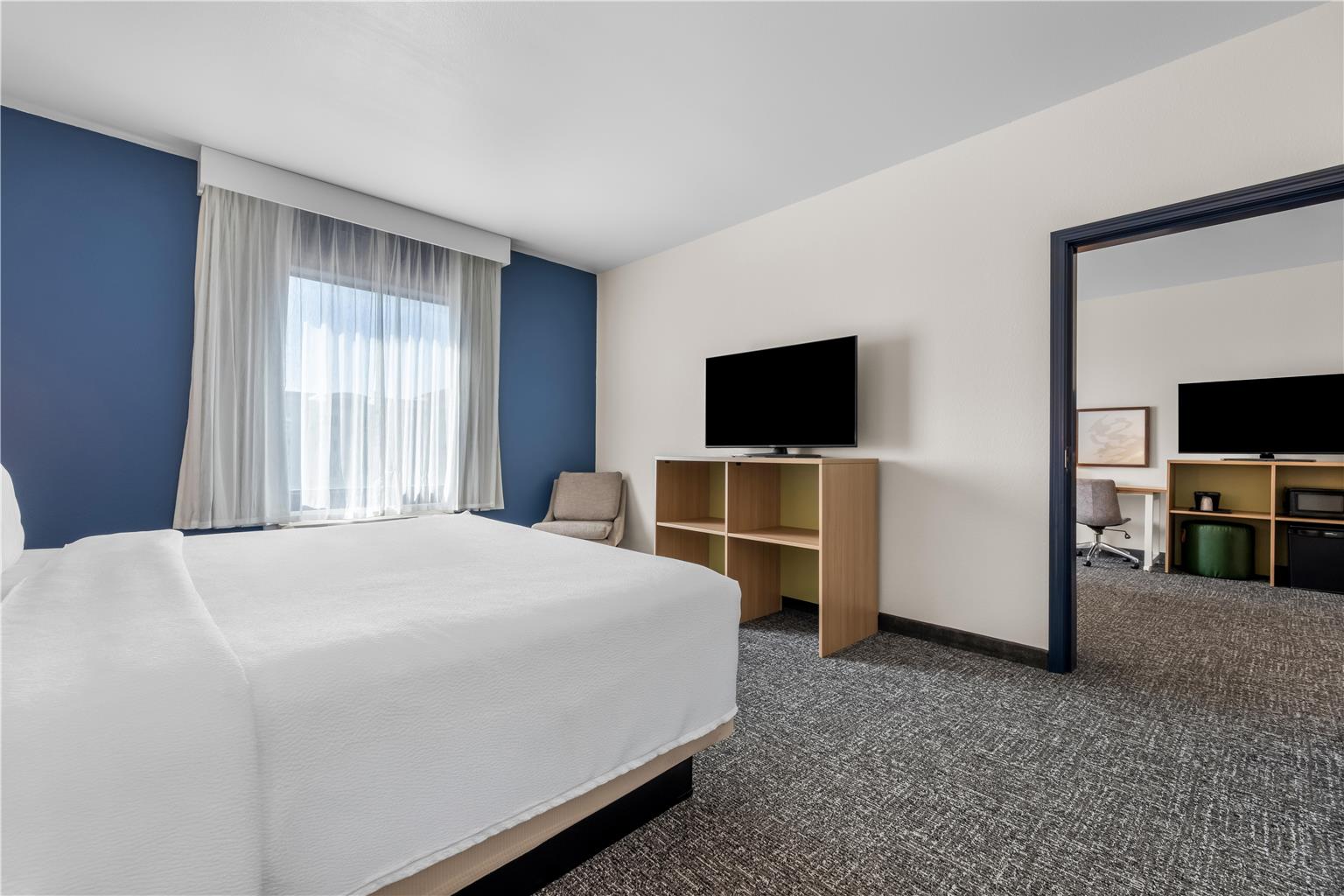 Guest room