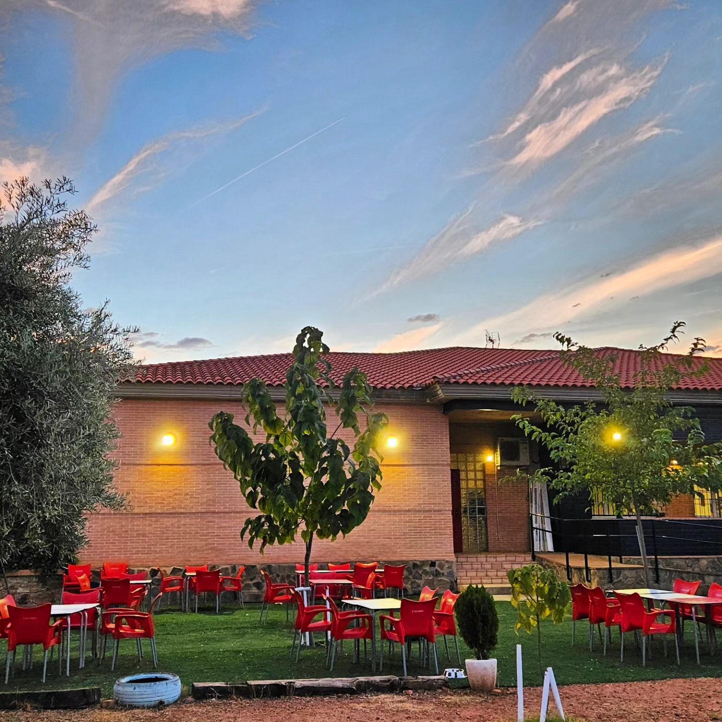 Images Camping La Tabla de la Yedra- Campamento Albergue La Tabla de la Yedra - Restaurante Terraza La Tabla de la Yedra