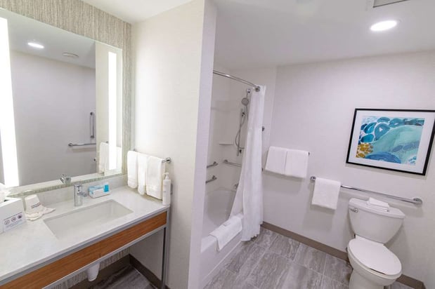 Images Hilton Garden Inn Lakewood
