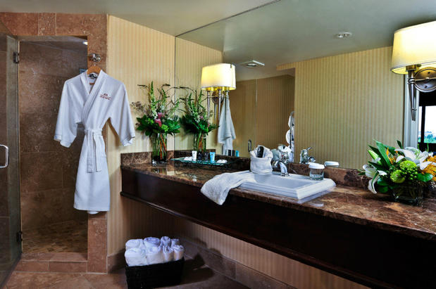 Images Crowne Plaza Portland-Downtown Conv Ctr by IHG