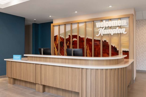 Images Hampton Inn and Suites by Hilton Cottonwood