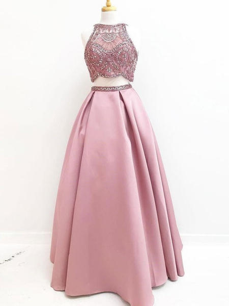 Need your prom dress altered? Look no further! Diana's Alterations & Bridal Sewing is here for any and all alteration services needed. Feel free to contact us today!