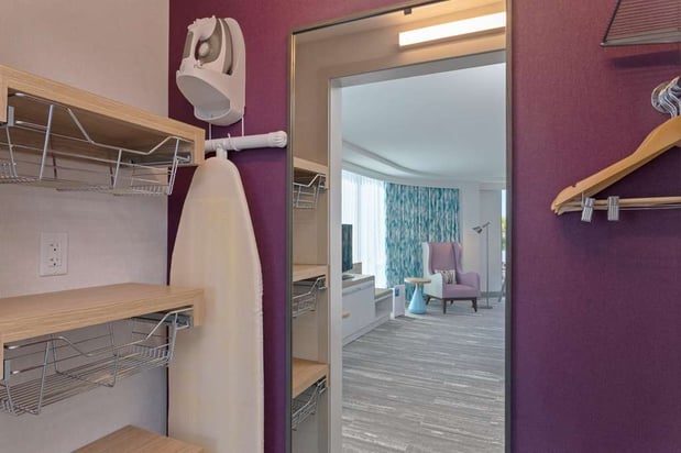 Images Hilton Garden Inn Boston Brookline