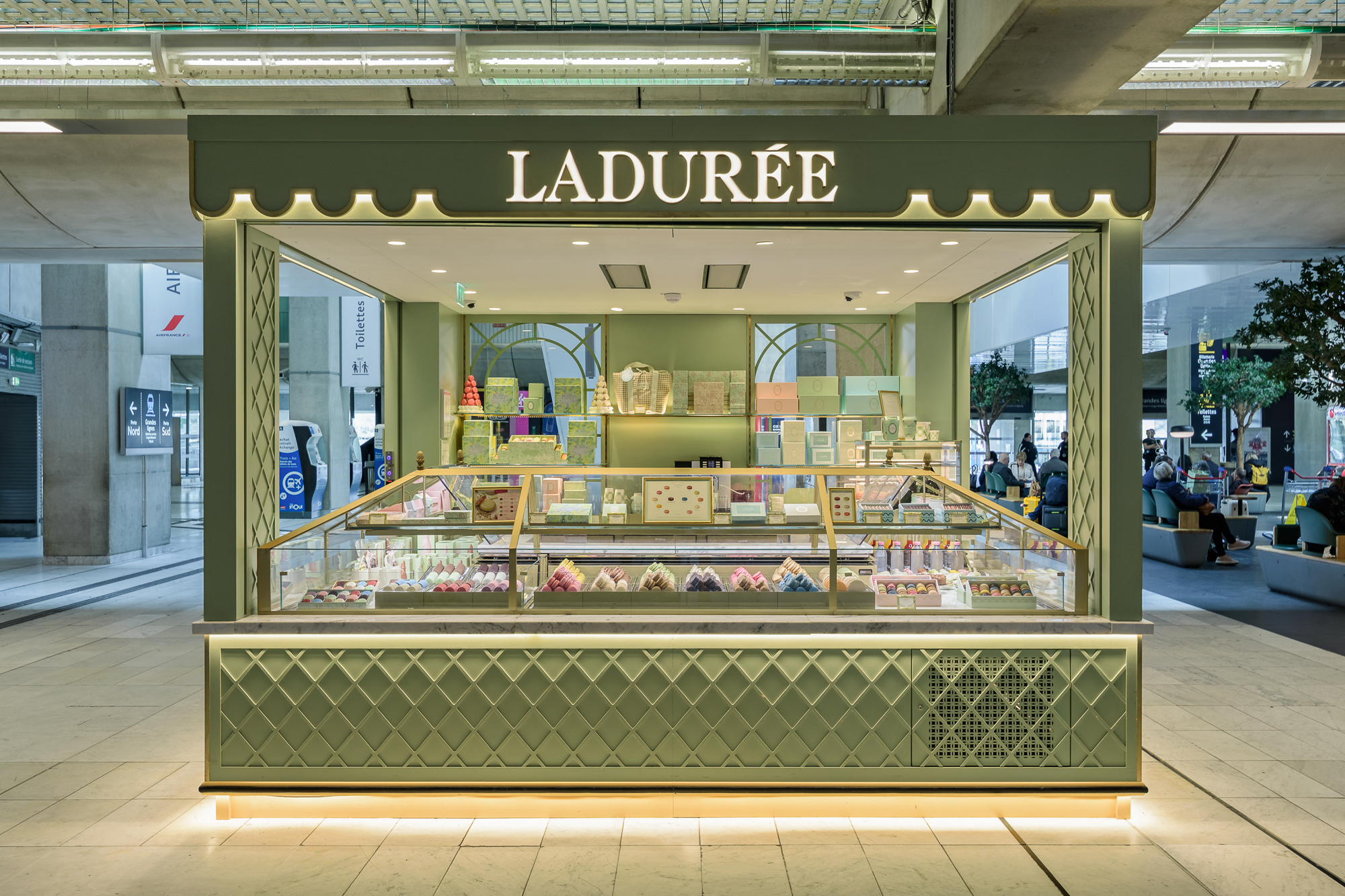 Images Ladurée Roissy Gare TGV
