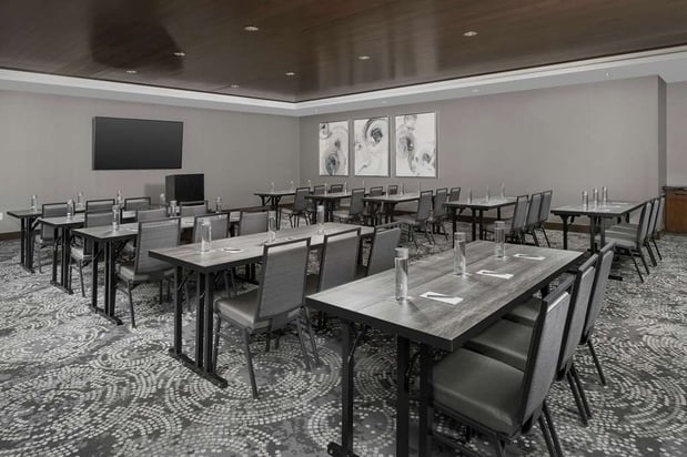 Images Embassy Suites by Hilton Knoxville Downtown