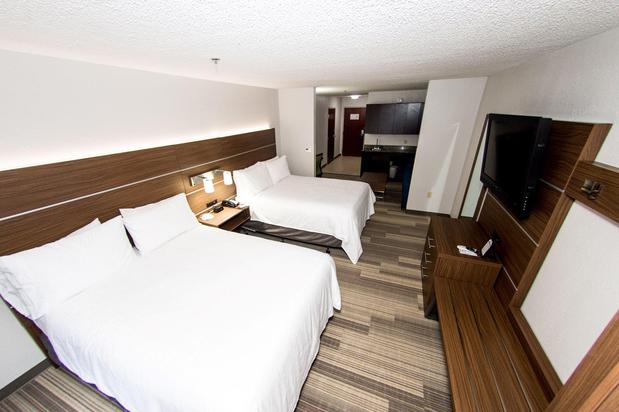 Images Holiday Inn Express & Suites Statesville, an IHG Hotel