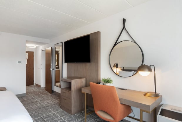 Images Crowne Plaza Lansing by IHG