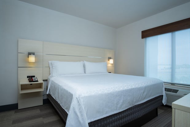 Images Holiday Inn Express & Suites Orlando - International Drive by IHG