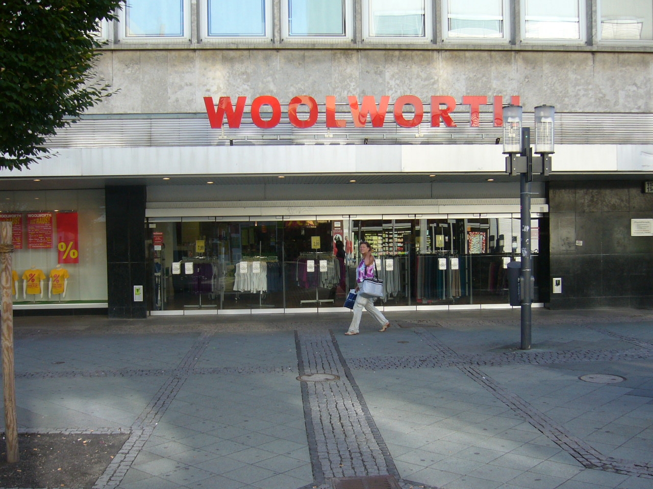 Woolworth, Hauptstraße 25 in Berlin