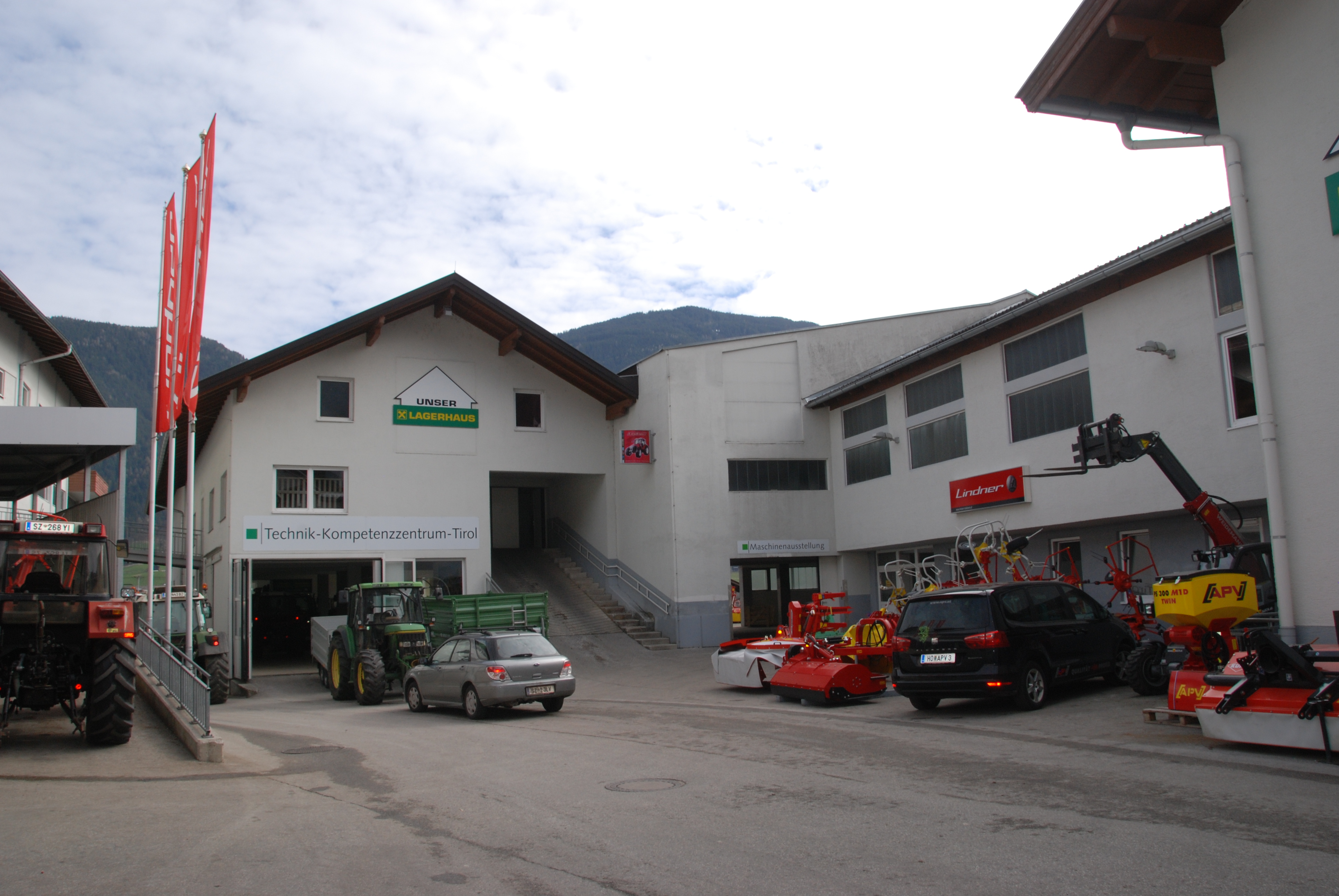 UNSER LAGERHAUS Warenhandels GmbH, Schlitters 92 in Schlitters