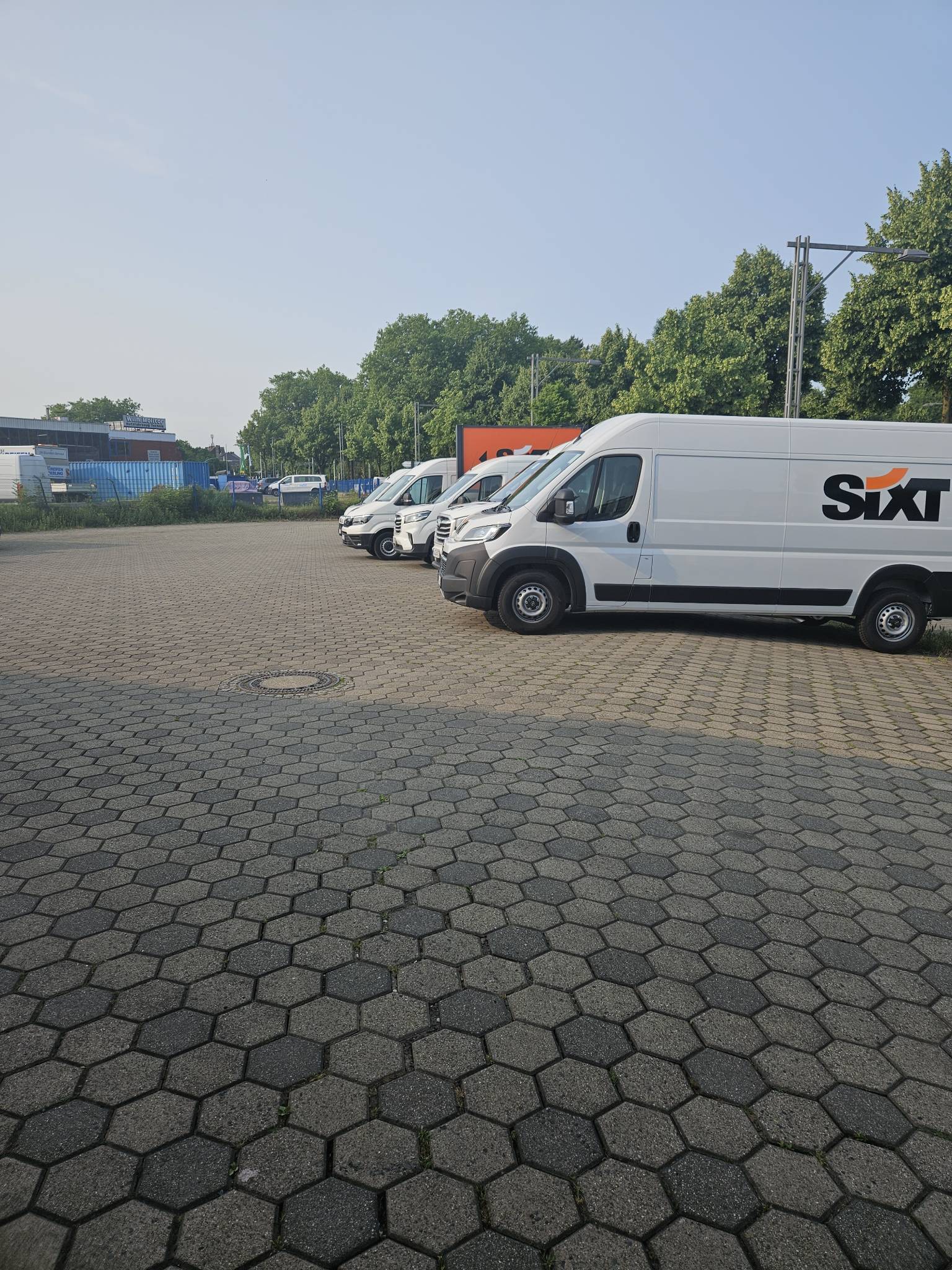 SIXT Truck Center Dortmund, Evinger Straße 21 in Dortmund