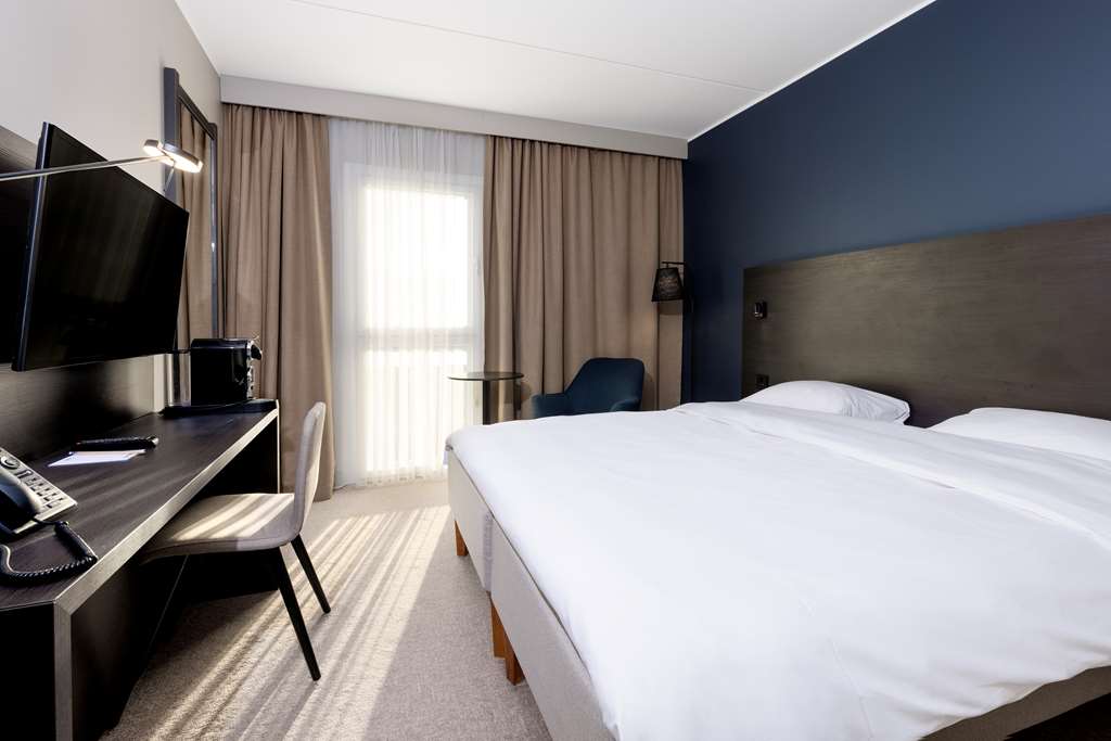 Images Park Inn by Radisson Oslo Airport Hotel West