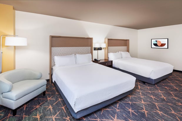 Images Holiday Inn & Suites Tulsa South by IHG
