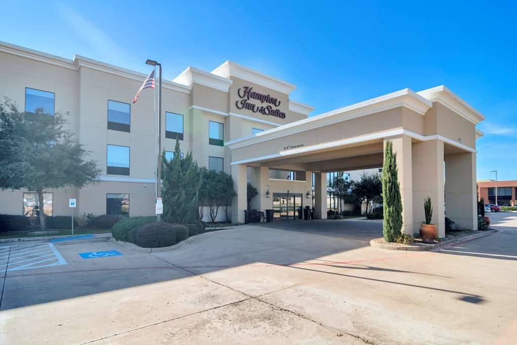 Hampton Inn & Suites Fort Worth-Fossil Creek - Fort Worth, TX 76137 - (817)439-8300 | ShowMeLocal.com