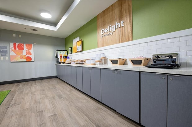 Images Spark by Hilton Lafayette South
