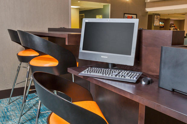 Images Holiday Inn Express & Suites Burlington - Mount Holly, an IHG Hotel
