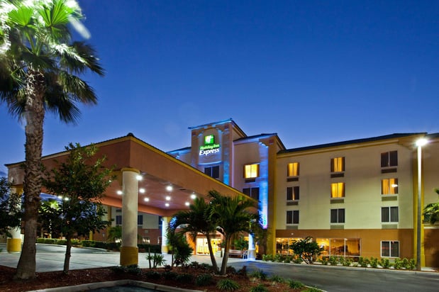 Images Holiday Inn Express & Suites Cocoa Beach by IHG