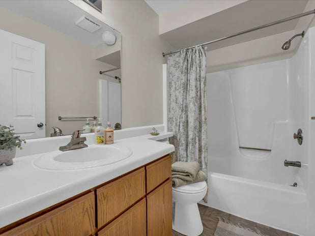 Images Wyndham Hill Apartments
