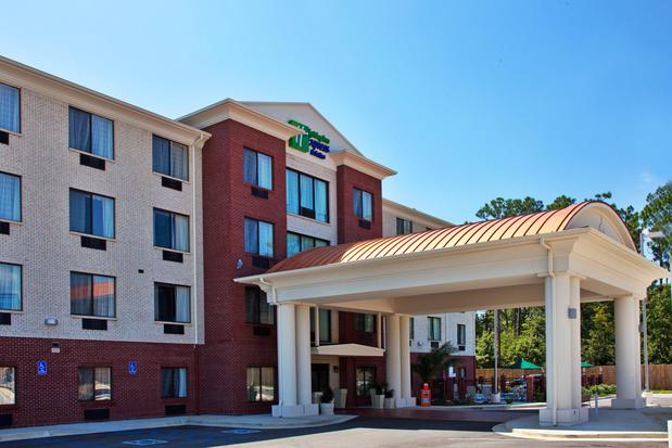 Images Holiday Inn Express & Suites Biloxi- Ocean Springs by IHG
