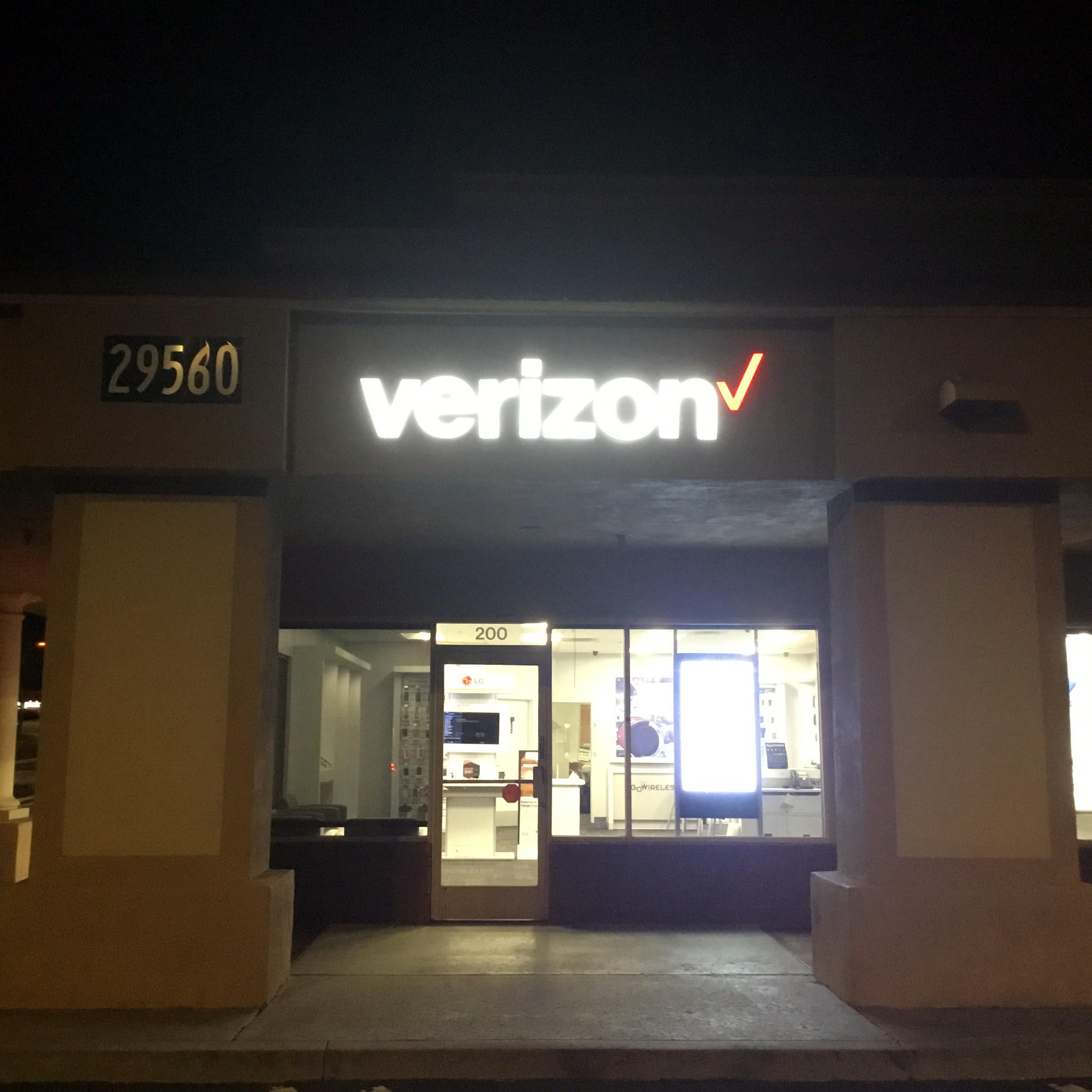 Verizon Authorized Retailer – GoWireless Photo