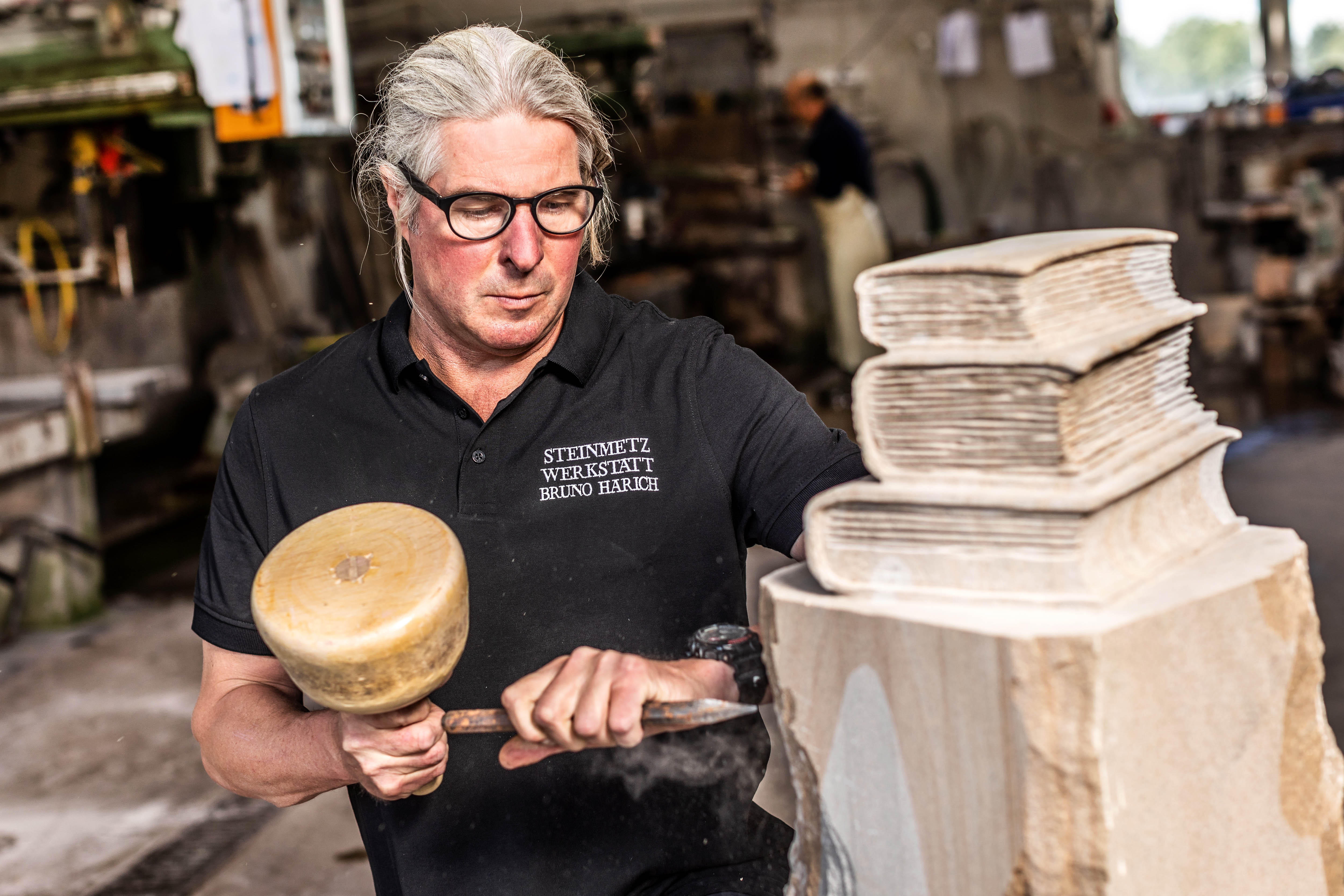 Steinmetzwerkstatt & Bildhauer Bruno Johannes Harich Neunkirchen-Eischeid, Zum Nüchel 17 in Neunkirchen-Seelscheid