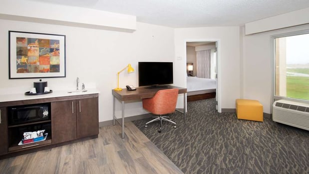 Images Hampton Inn & Suites N. Ft. Worth-Alliance Airport