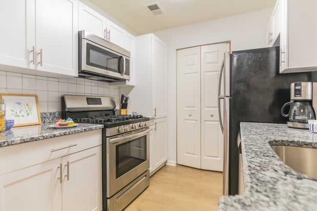 Images Eagle Rock Apartments at Freehold