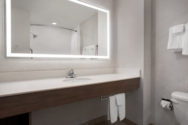 Images Holiday Inn Express & Suites Terre Haute by IHG