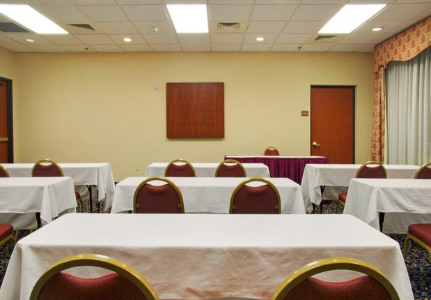 Images Holiday Inn Express & Suites Houston - Memorial Park Area by IHG