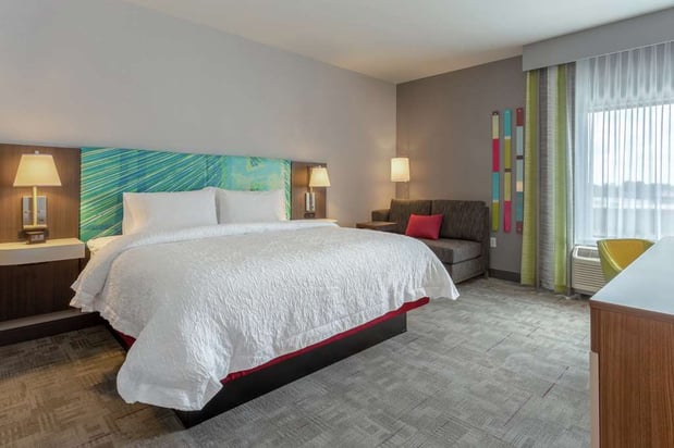 Images Hampton Inn & Suites by Hilton Burlington