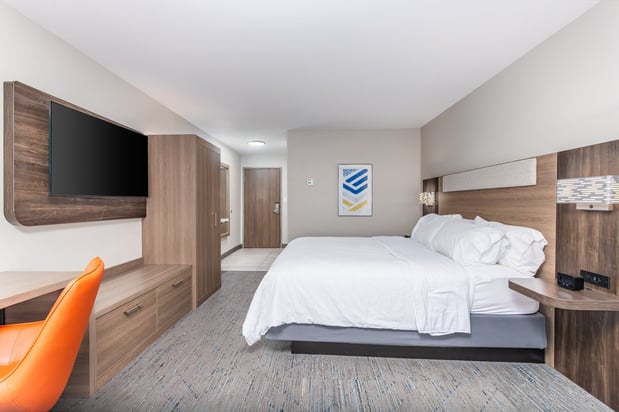 Images Holiday Inn Express & Suites Lancaster by IHG