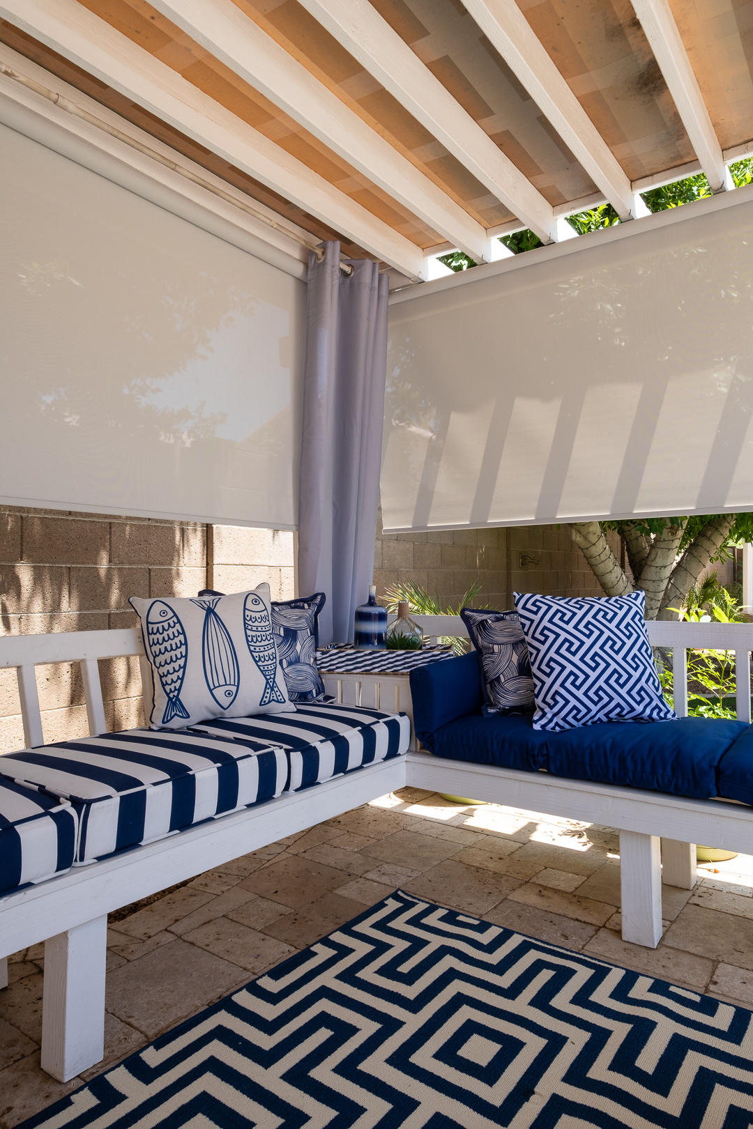 Have you considered installing shades in your outdoor spaces? We cannot express how useful solar shades are (especially in this Florida heat) to keep any outdoor patio cool and temperature regulated. Perfect for lots of afternoons lounging outside with something refreshing to drink!