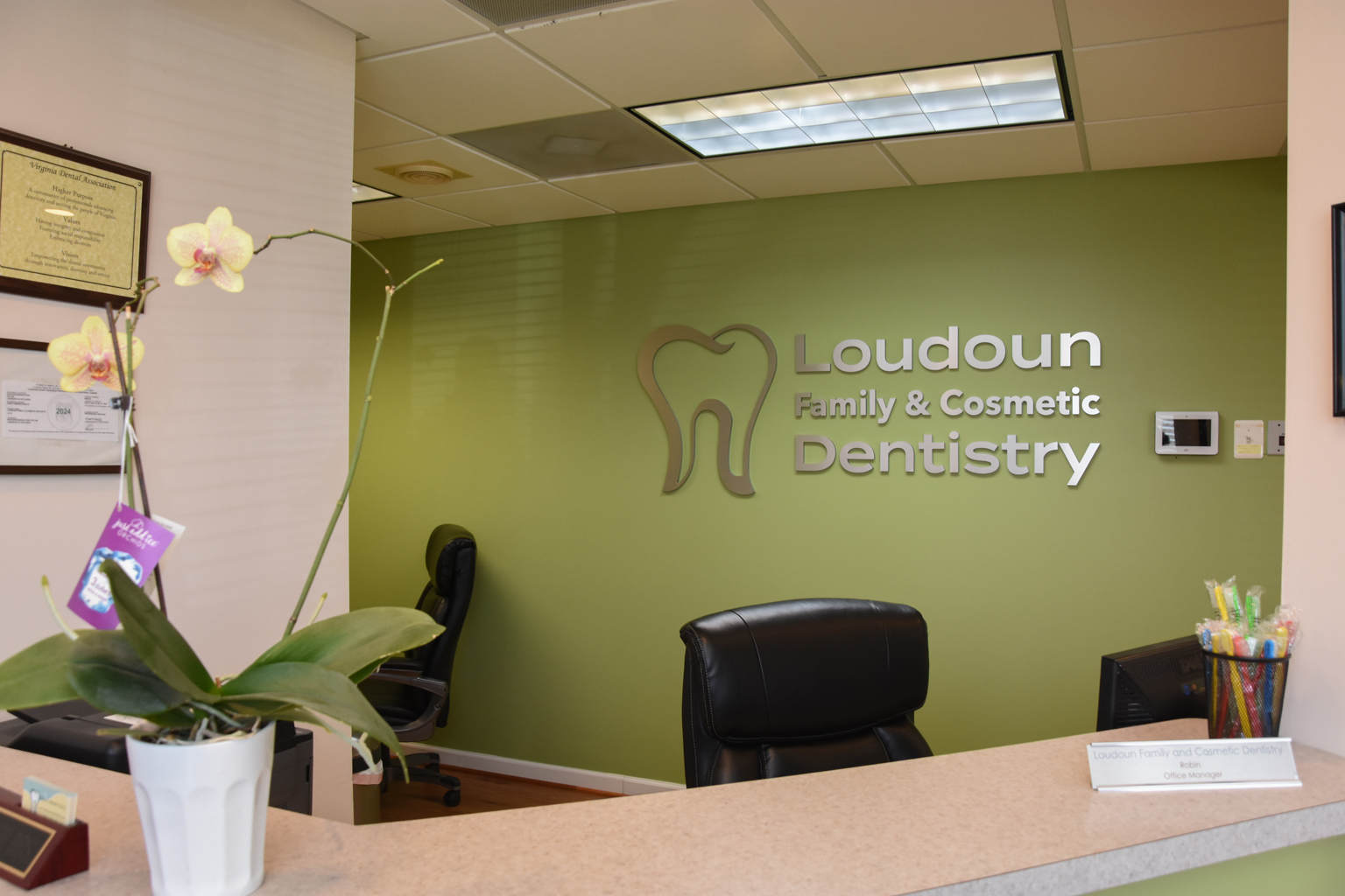 Loudoun Family & Cosmetic Dentistry exterior front desk