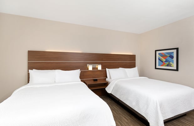 Images Holiday Inn Express & Suites Birmingham - Inverness 280 by IHG
